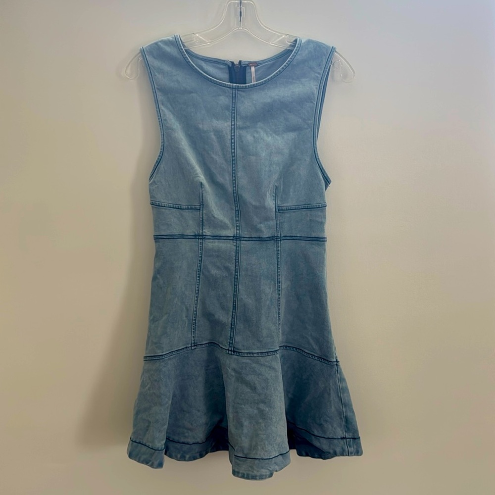Free people Alex denim peplum bottom style dress size 8.